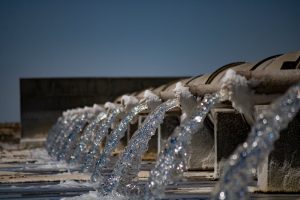 بازرسی و نگهداری سیستم آبیاری برای جلوگیری از هدررفت آب و افزایش بهرهوری